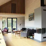 Beautiful Architecture By Vagslidvatnet Feriehus *