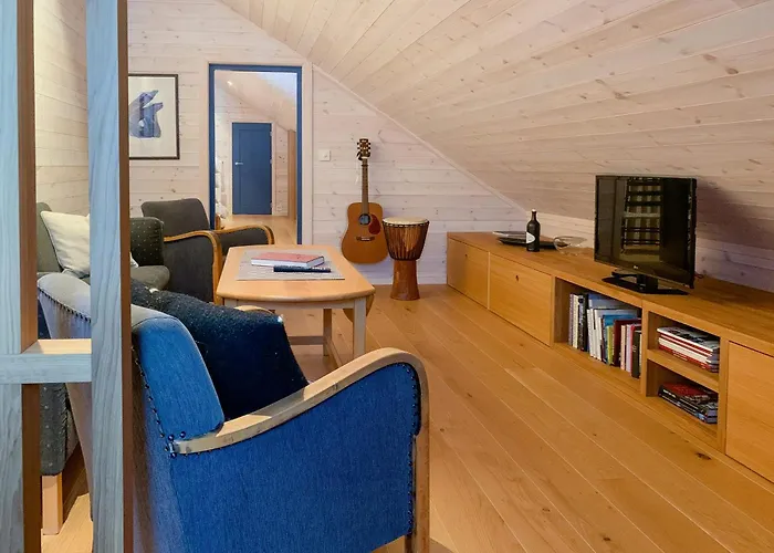 Beautiful Architecture By Vagslidvatnet * Vågsli