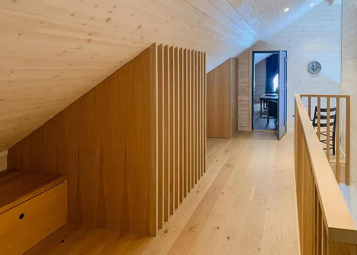 Beautiful Architecture By Vagslidvatnet Vågsli